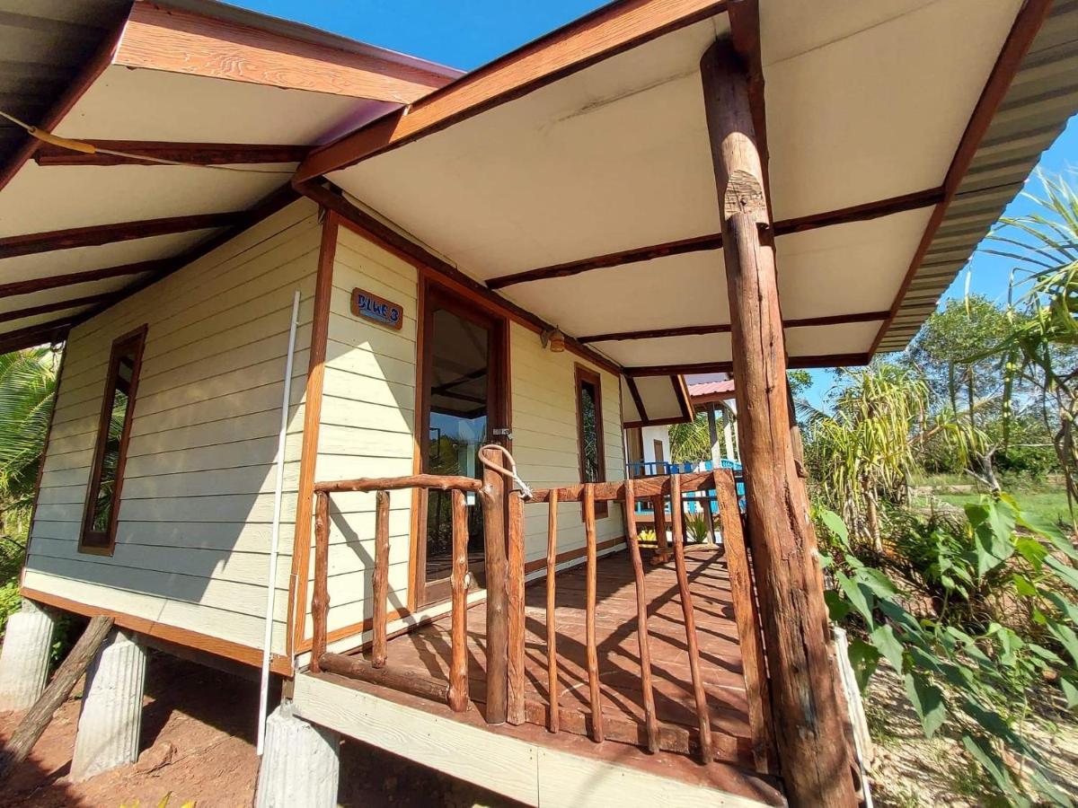 Blue Sky Bungalow ジュム島 エクステリア 写真